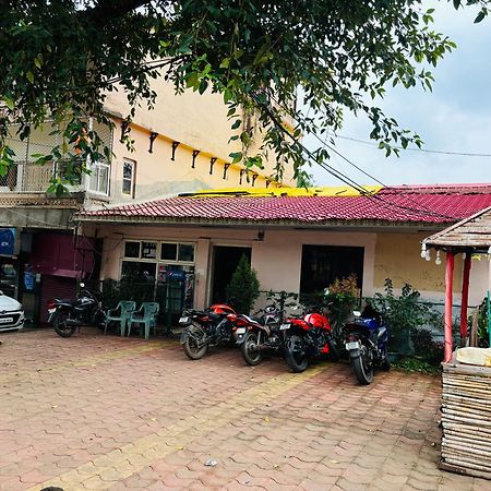 Hotel Paradise Stays Pachmarhi Exterior photo